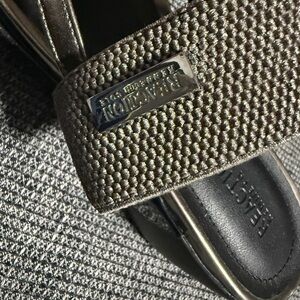 Kenneth Cole Women’s Gray Textured Sandals